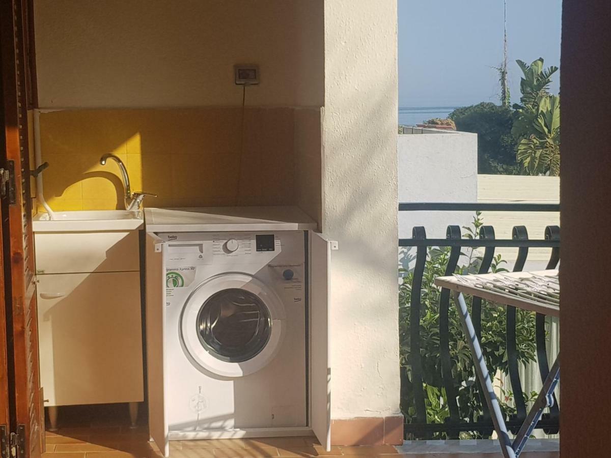 Appartamento I Puritani On The Beach Giardini Naxos Exterior photo